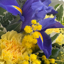Load image into Gallery viewer, Iris and wattle close up view