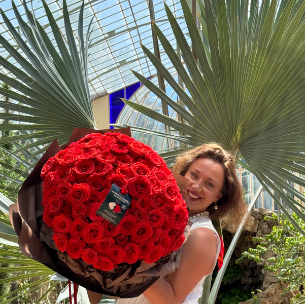 Make An Unforgettable Proposal with the Elegant 100 Ferrari Red Rose Bouquet