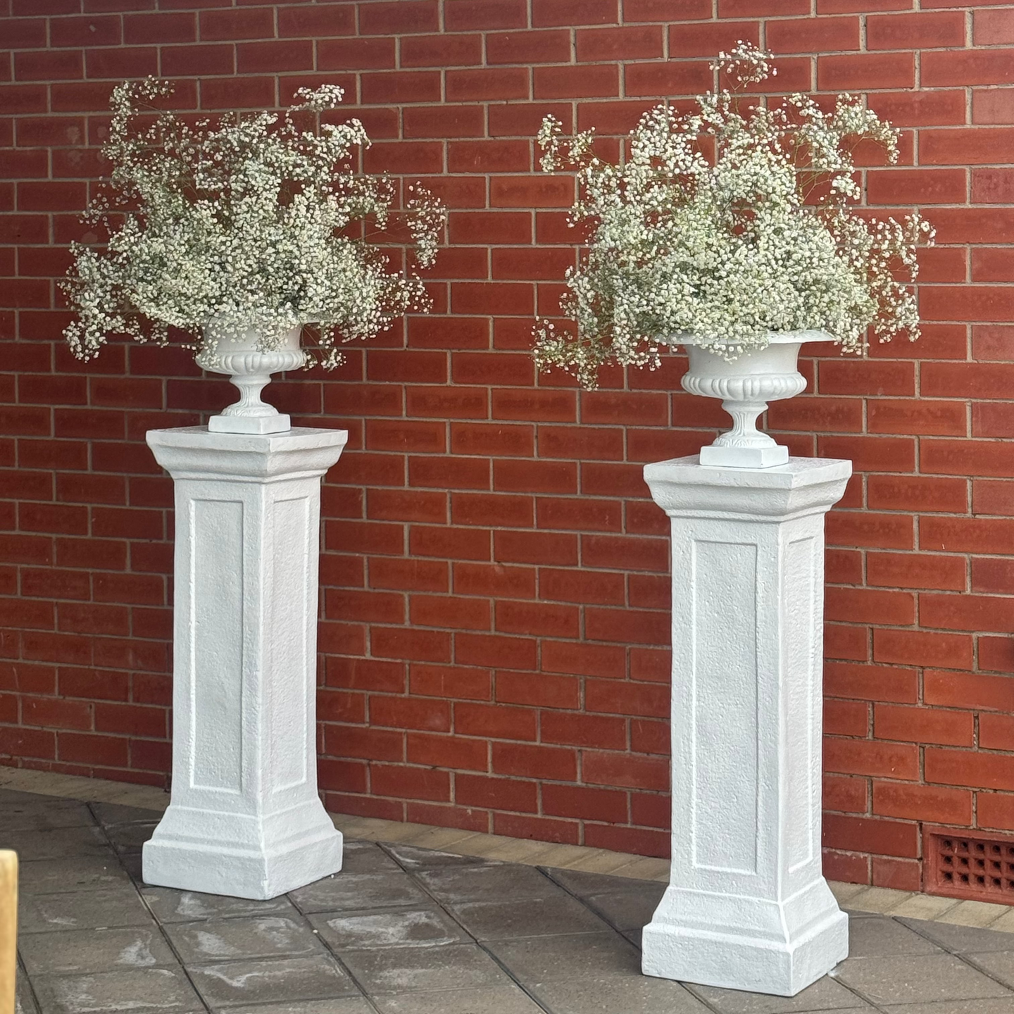 Baby’s Breath Centerpiece – Urn Style