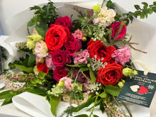 Load image into Gallery viewer, Vivat Victoria Bouquet Deluxe
