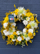 Load image into Gallery viewer, Margareth Wreath
