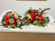 Load image into Gallery viewer, Vivat Victoria Bouquets Deluxe and Standard comparison, showcasing the luxurious range of sizes offered by Floral Atelier Australia, perfect for discerning clients seeking bespoke floral arrangements in Adelaide
